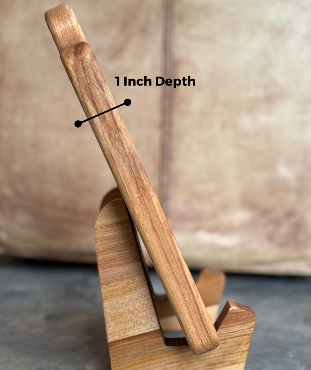 Sideview of a maple cutting board showing the board thickness as 1 inch.