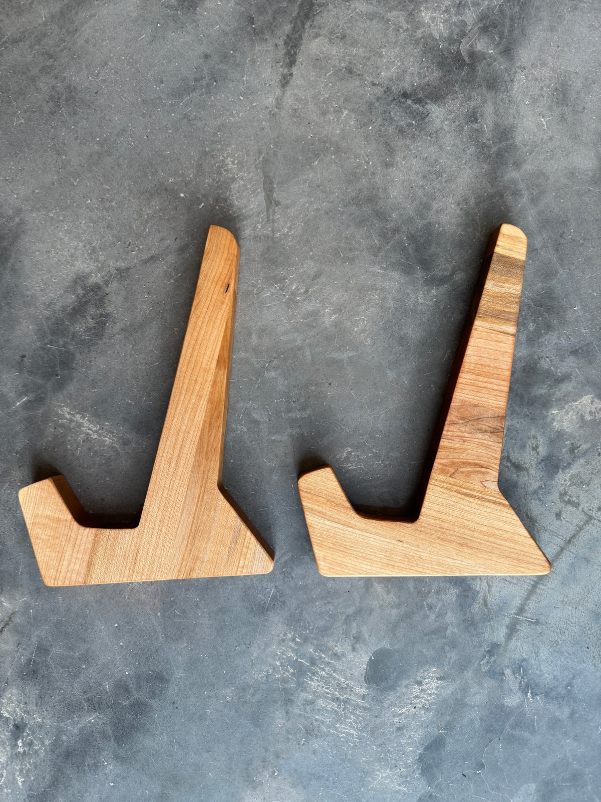 Wood Cutting Board Display Stand, Wooden Charcuterie Board Feet